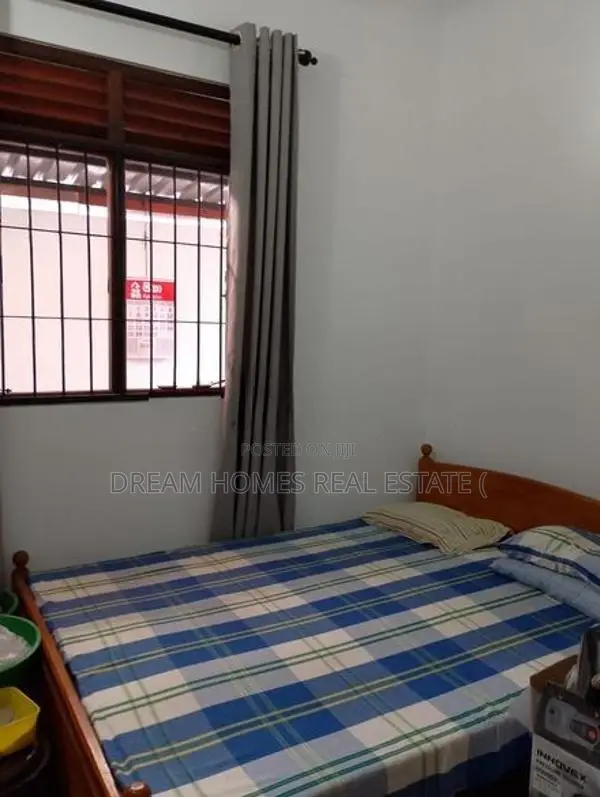 3-Bedroom House for Sale in Athurugiriya