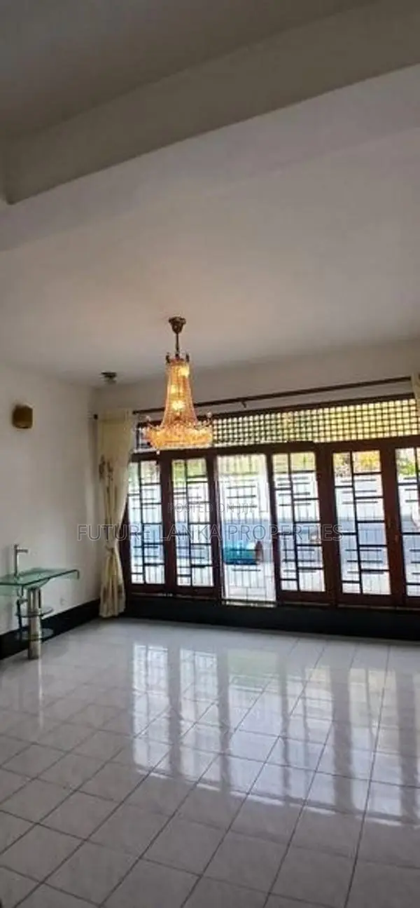 House for Rent without Furniture in Mount Lavaniya