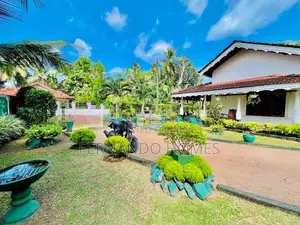 Unique Land Garden 3 Bed Rooms House For Sale In Kandawala Katana