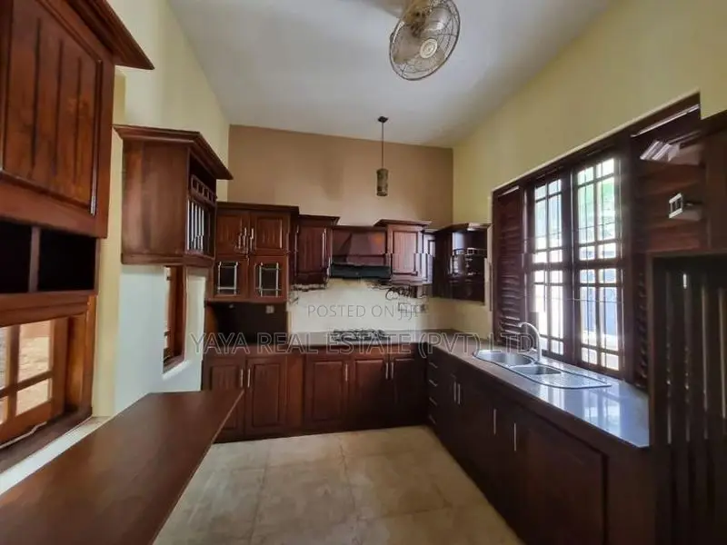 LUXURY HOTEL FOR SALE IN BORALASGAMUWA