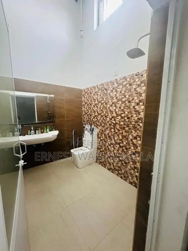 Upper Floor House for Rent in Nugegoda (hr-601)