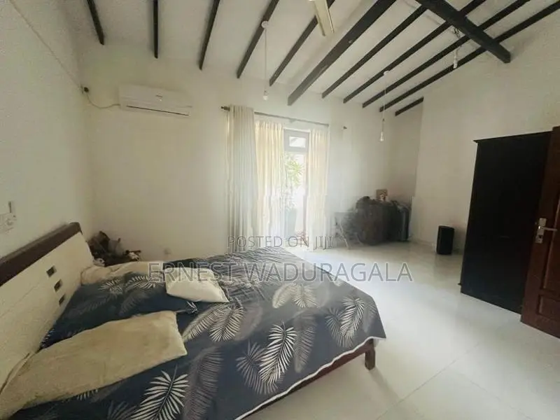 Upper Floor House for Rent in Nugegoda (hr-601)