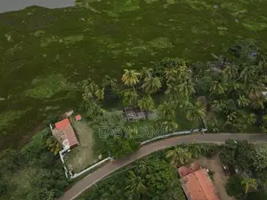 තංගල්ල සංචාරක පුරවරයෙන් ඉඩම හා අඩක් නිම කල විලා එකක් විකිණීම