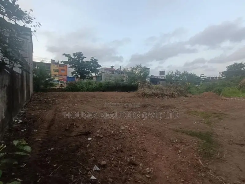 Prime 20-Perch Bare Land for Sale at Angoda Junction