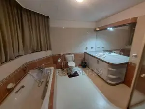 Crescat Residencies, Colombo 03 02BR Apartment For Rent (NK11798)
