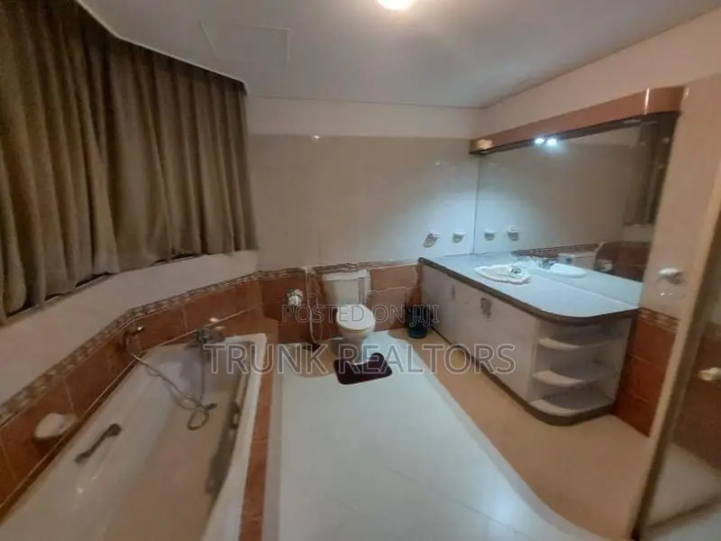 Crescat Residencies, Colombo 03 02BR Apartment For Rent (NK11798)