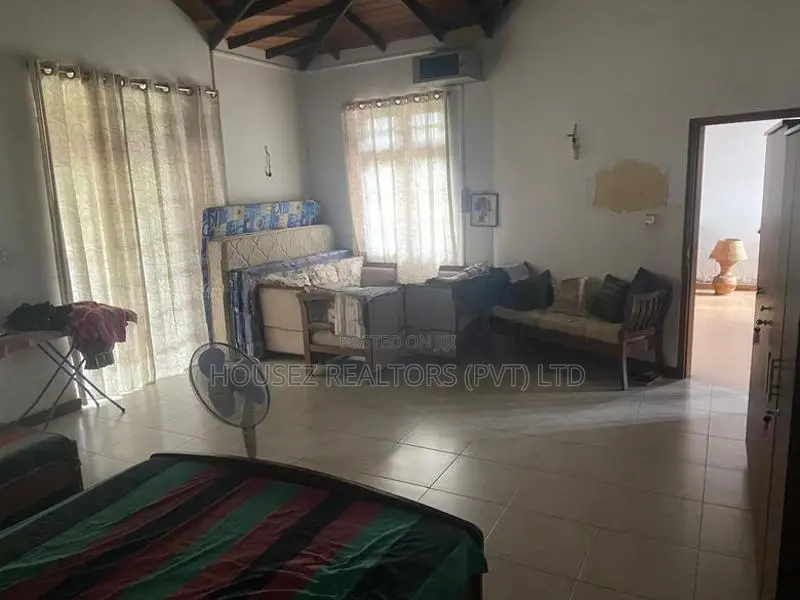 Luxury 5-Bedroom Mansion with 70 Perches for Sale in Pothuarawa, Malab