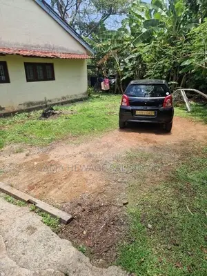 20 Perch Land With A House In Moratuwa