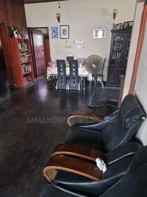 20 Perch Land With A House In Moratuwa