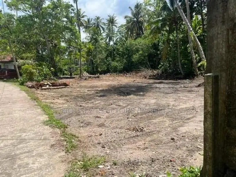 Prime Residential Land for Sale in Habaraduwa – Two Plots Available