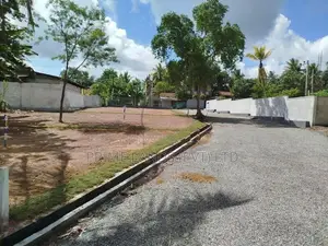 හෝමාගම රෝහල පාරෙන් බිම් කොටස් විකිණීමට