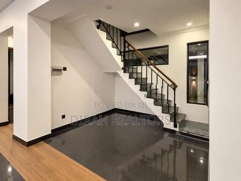 4BR Luxury House for Sale | Moratuwa (ZR-0026)