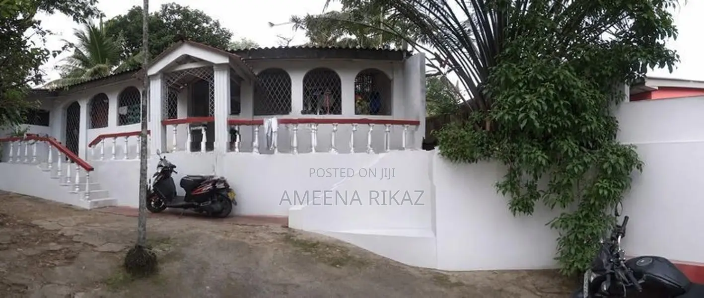 Land for Sale with House Kaduwela Walivita Malabe