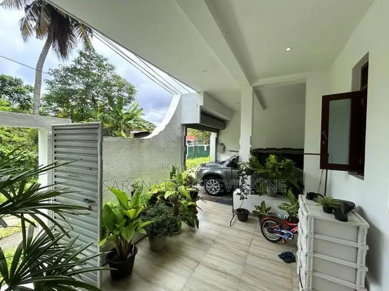 URGENT SALE - House in Maharagama Temple Rd