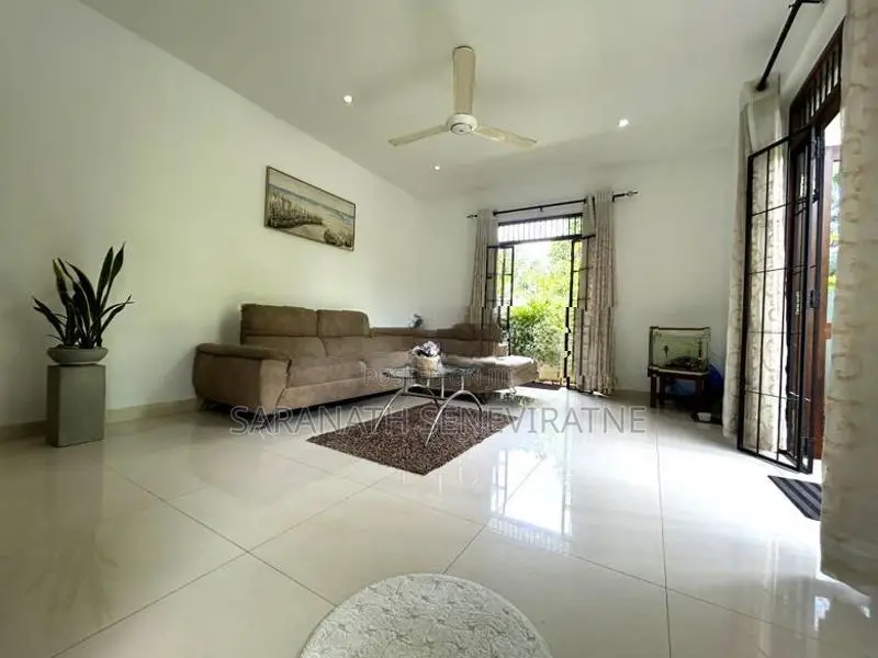 URGENT SALE - House in Maharagama Temple Rd