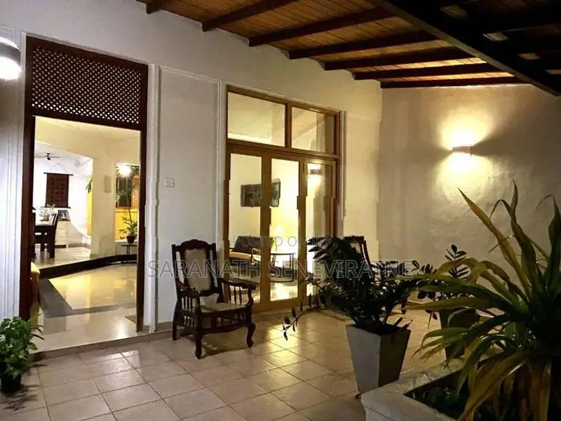 House With a Beautiful Garden - Located in Quiet Residential Nugegoda