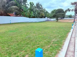 Land plots sale in Boralesgamuwa Gangarama RD
