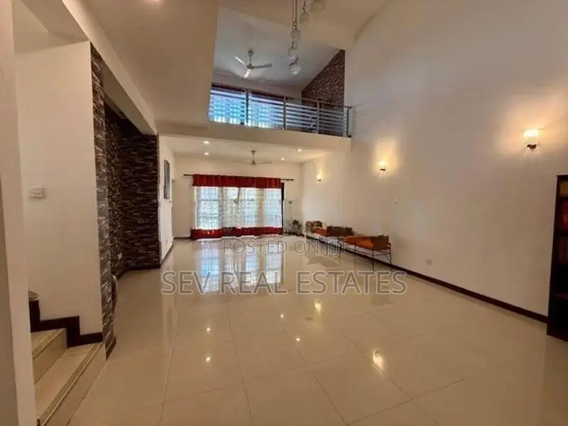 THREE STORIED 4 BED HOUSE FOR RENT IN THALAWATHUGODA