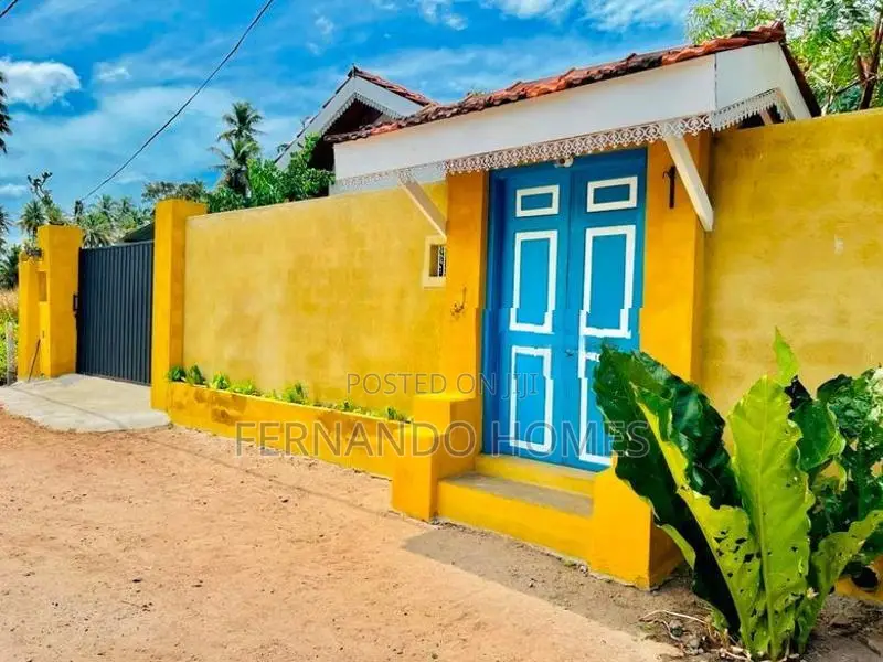 Beautiful Antique Designs Completed 3 BR House Sale Negombo Katuwapiti