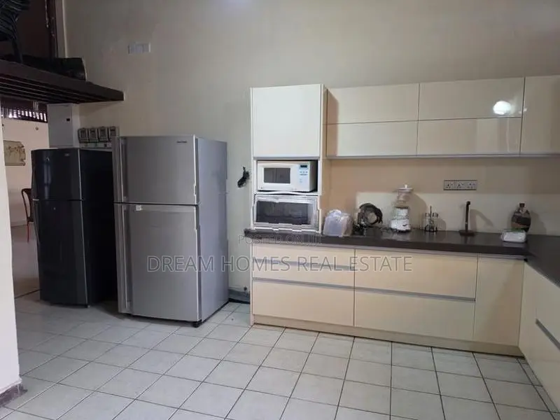 Fully Furnished 4-Bedroom Upper-Floor House for Rent Colombo 05