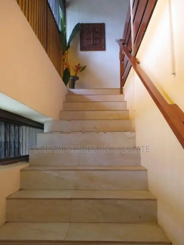 Fully Furnished 4-Bedroom Upper-Floor House for Rent Colombo 05