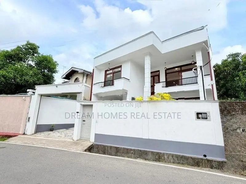 Brand New Modern Luxury House for Sale – Battaramulla