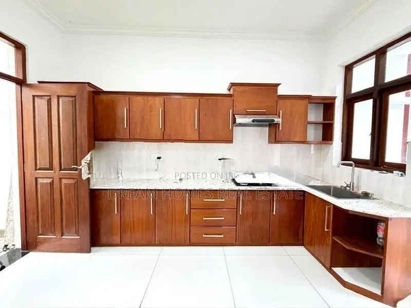 Brand New Modern Luxury House for Sale – Battaramulla