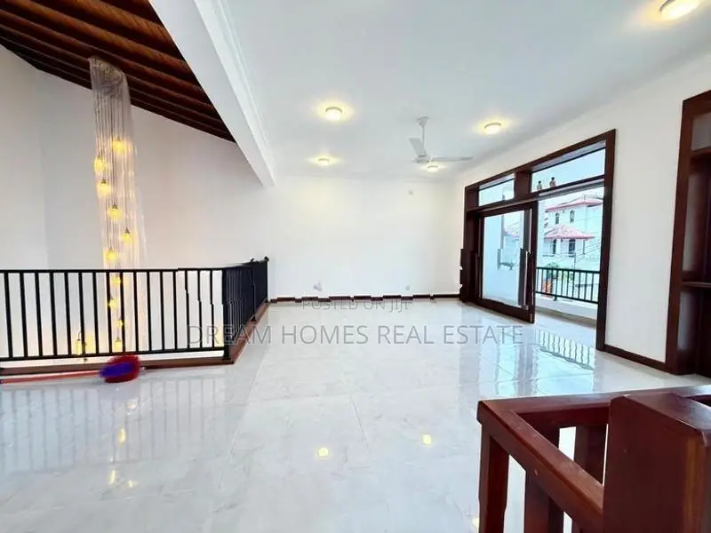 Brand New Modern Luxury House for Sale – Battaramulla