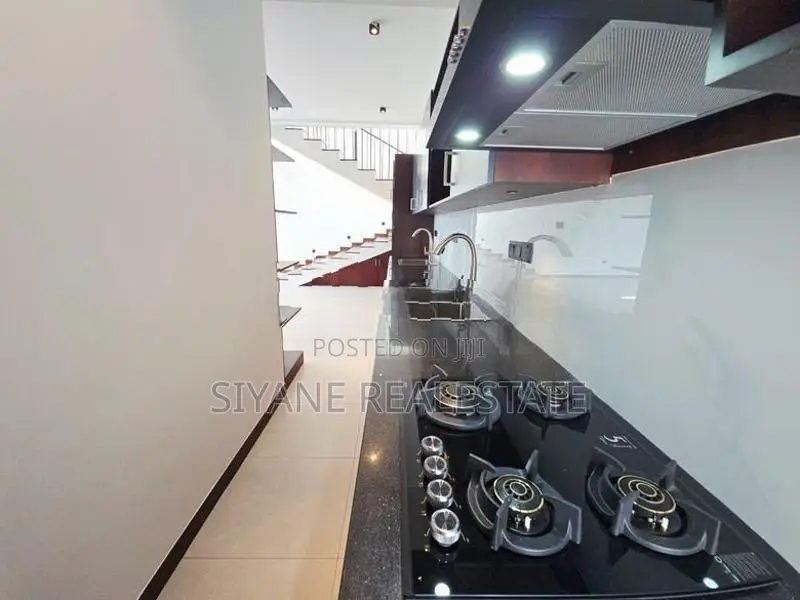 Brand New Luxury 3-Storey House for Sale – Homagama