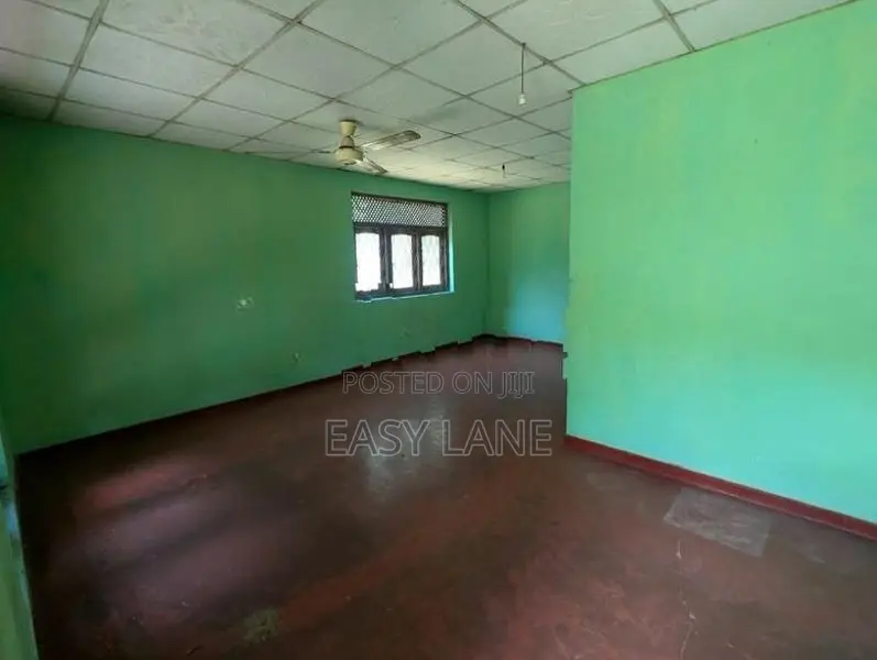 කටුනාකට ගුවන්තොටුපලට ලගින්ම ඉඩම