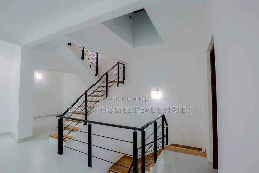 4BR House in Millennium City, Athurugiriya