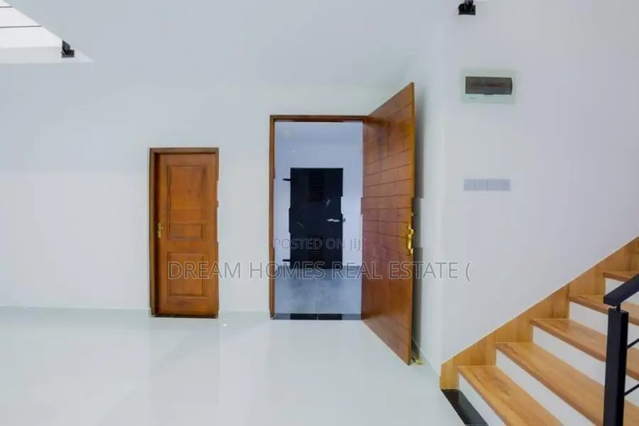 4BR House in Millennium City, Athurugiriya