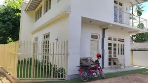 Luxury Villa with Valuable Land for Sale – Unawatuna
