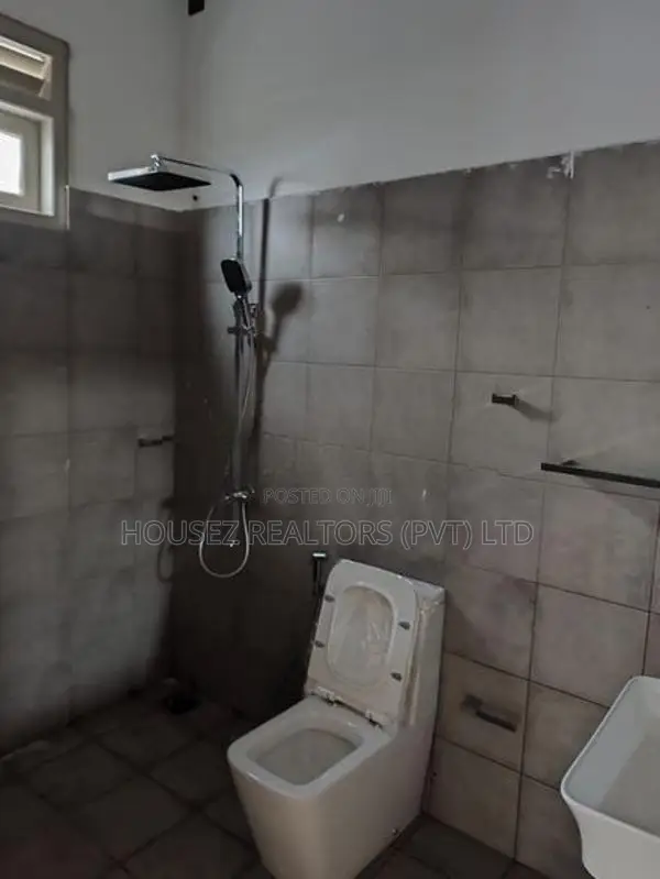 Luxury Villa with Valuable Land for Sale – Unawatuna
