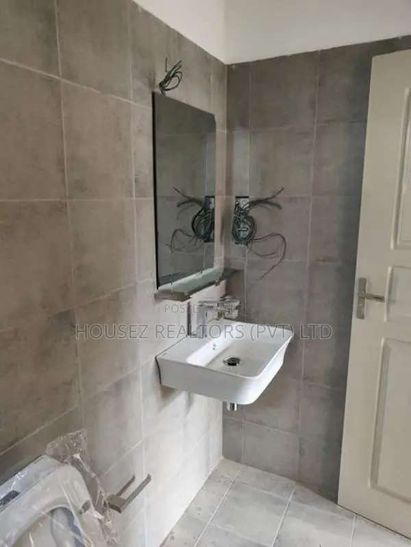 Luxury Villa with Valuable Land for Sale – Unawatuna
