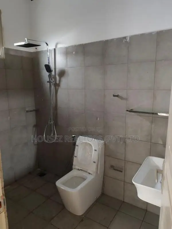 Luxury Villa with Valuable Land for Sale – Unawatuna