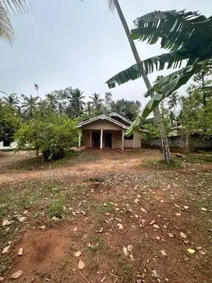 Home With Land For Sale In Bibile