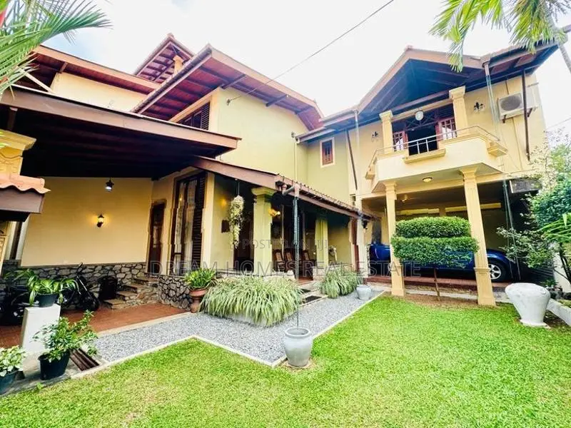 3-Storey House for Sale – Northern Castle Residencies, Hokandara