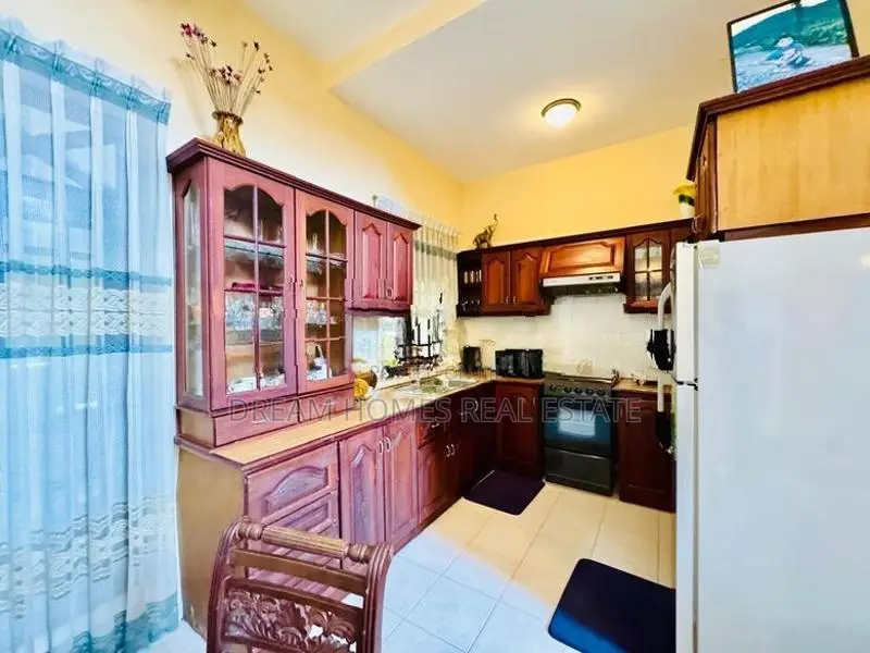 3-Storey House for Sale – Northern Castle Residencies, Hokandara