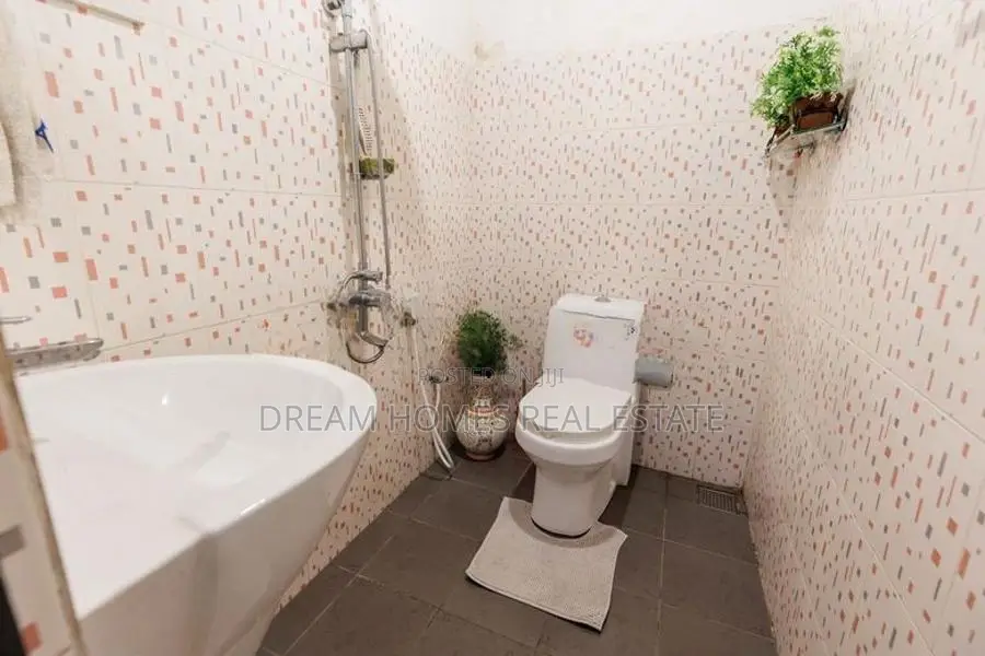 3-Story House for Rent in Thalawathugoda
