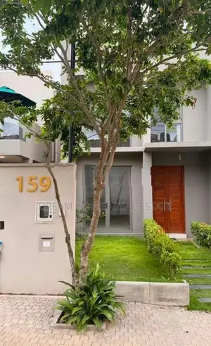 Brand-New 3 Bedroom Luxury Villa Canterbury Golf Resort Piliyandala