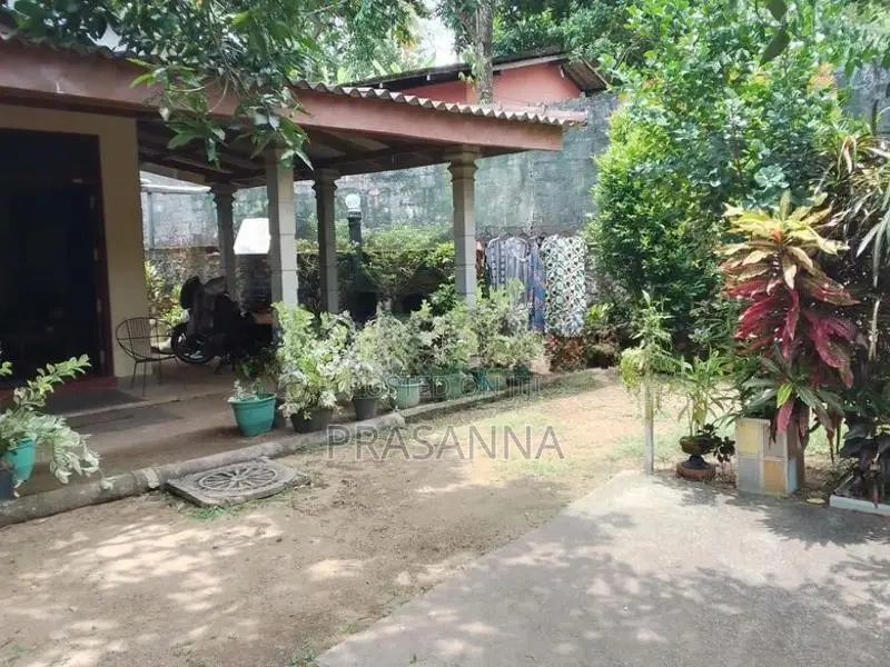 18 Perches Land with House Kottawa