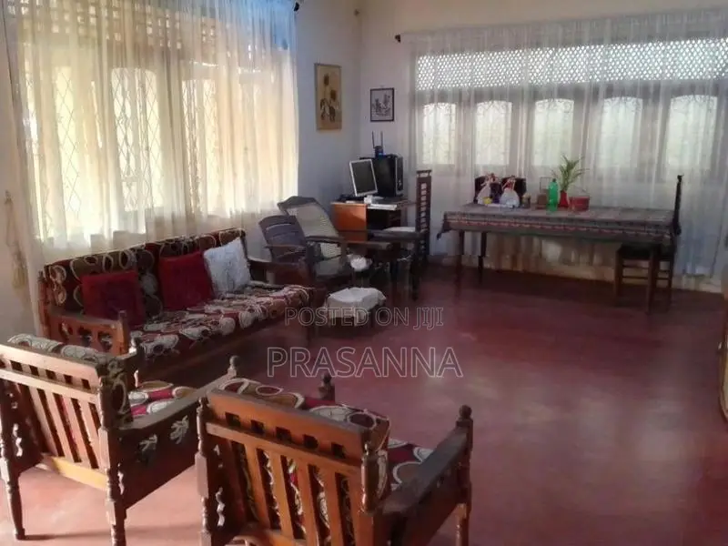 18 Perches Land with House Kottawa