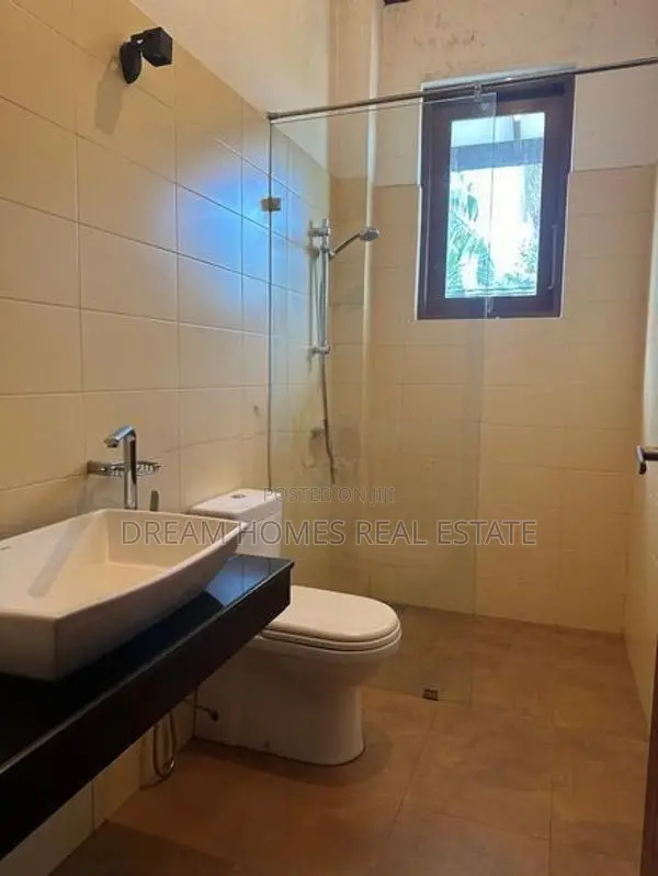 Spacious 3-Storey Family Home for Rent – Thalawathugoda