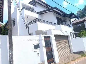 Spacious 3-Storey Family Home for Rent – Thalawathugoda