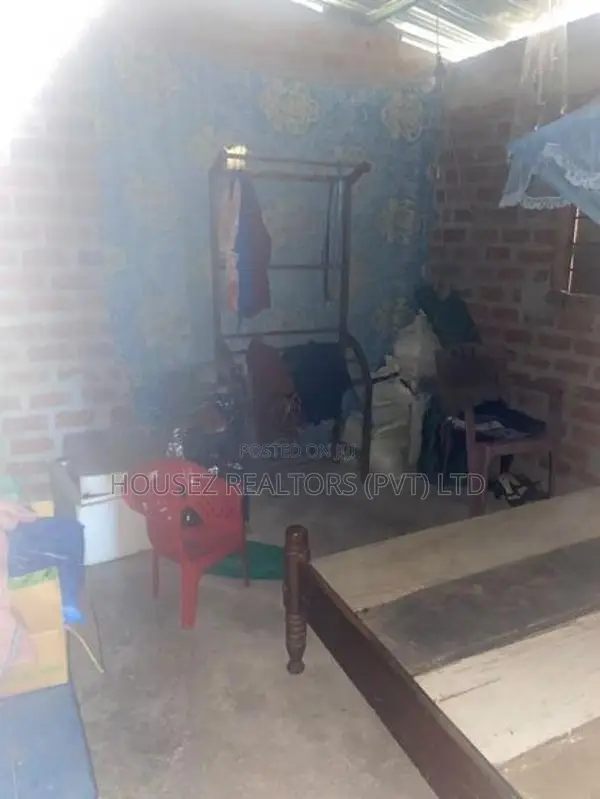 Spacious 4-Bedroom House on 80 Perches for Sale – Dehiattakandiya