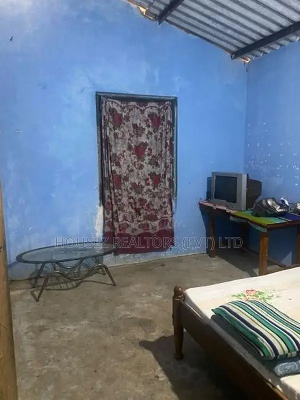 Spacious 4-Bedroom House on 80 Perches for Sale – Dehiattakandiya