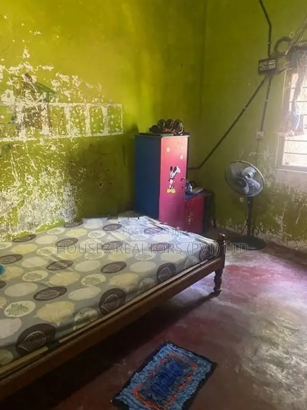 Spacious 4-Bedroom House on 80 Perches for Sale – Dehiattakandiya