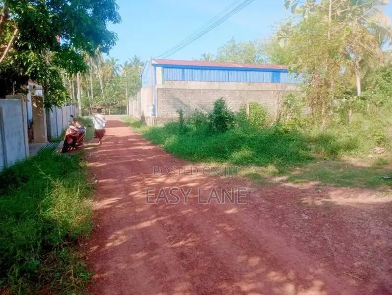 නාත්තන්ඩියෙන් වටිනා බිම් කොටසක් විකිණීමට