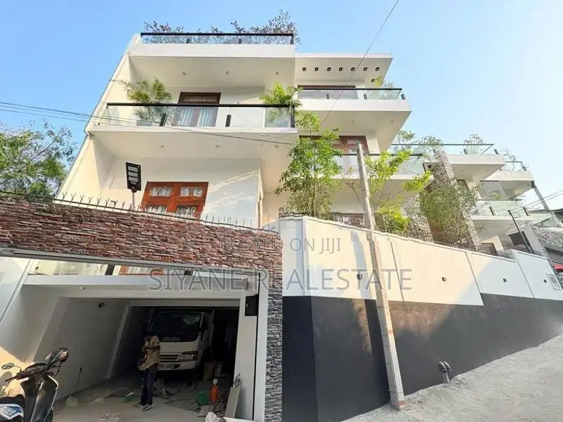 Brand New Luxury House Sale in Thalawathugoda